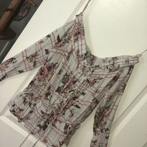 Gimmicks from Buckle floral top